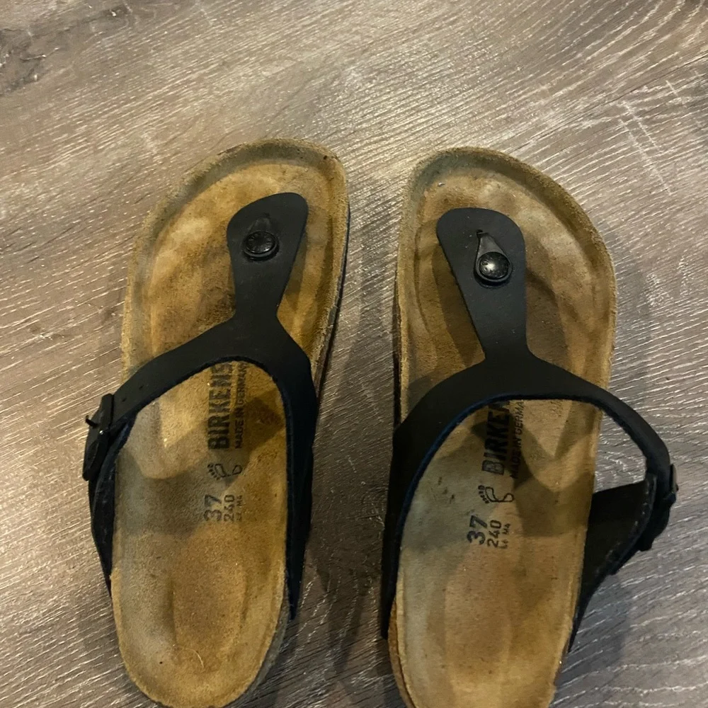 Birkenstock Gizeh Sandals - Picture 3 of 4
